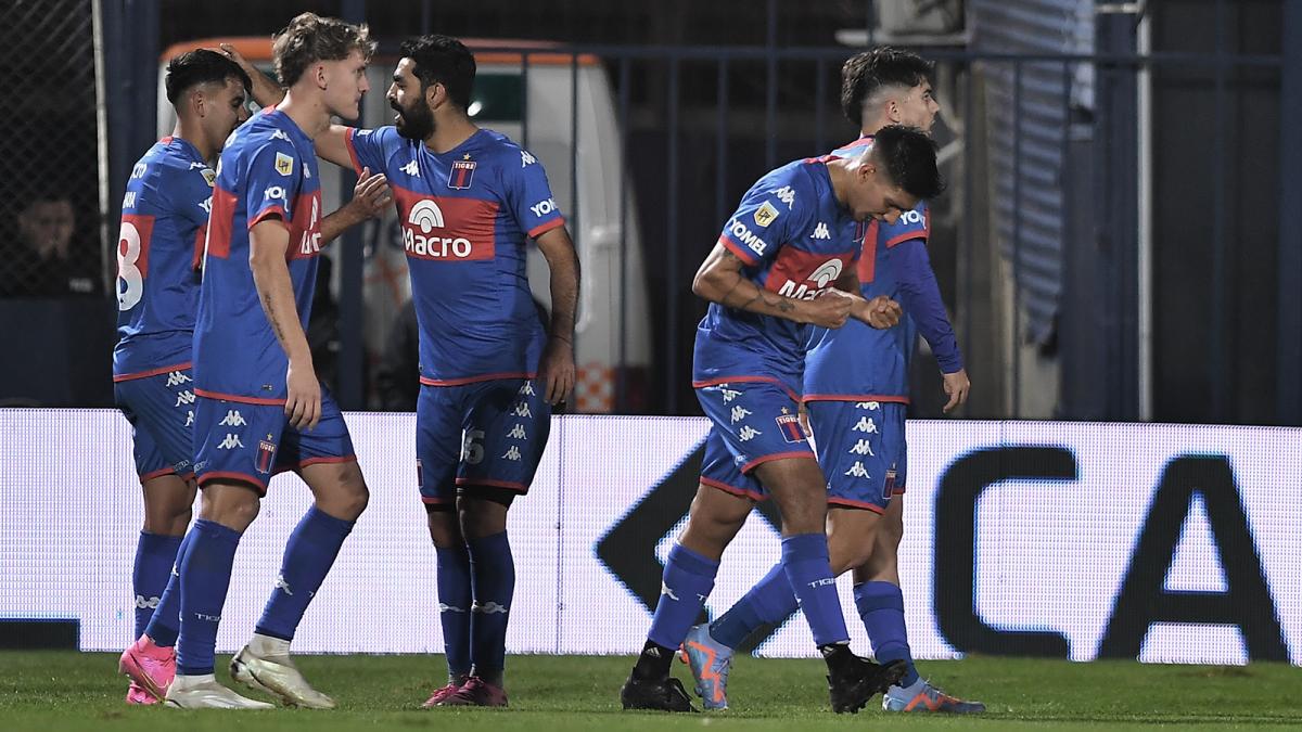 Tigre enfrenta a Libertad en Paraguay Foto Victor Carrera