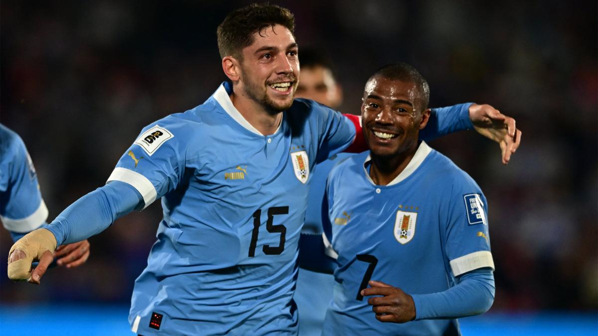 Valverde y De la Cruz fueron las figuras del triunfo uruguayo ante Chile