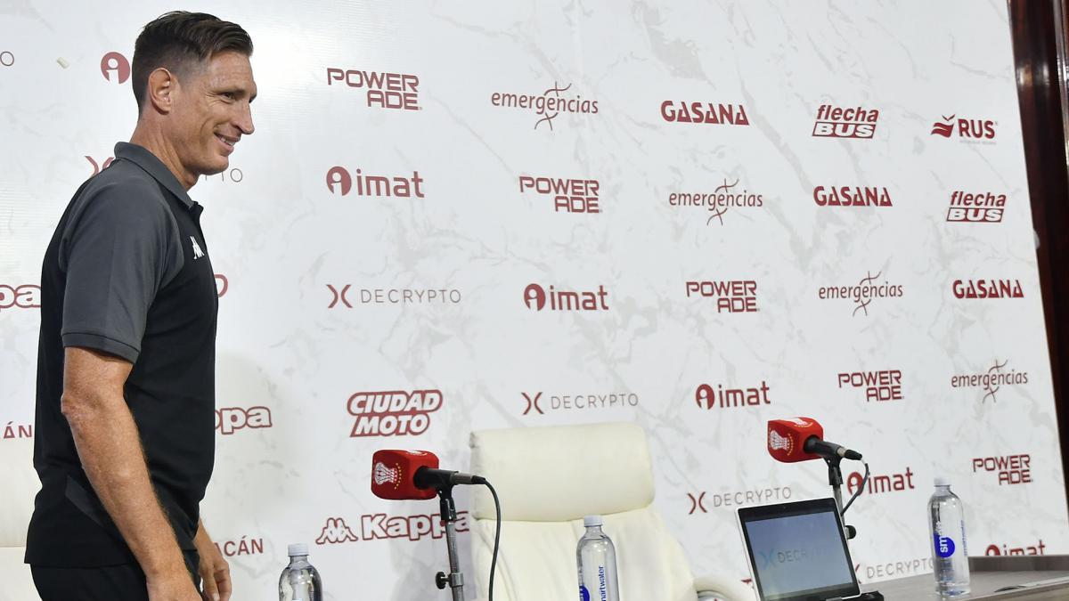 Sava en la presentacin como DT del Globo Foto Osvaldo Fanton